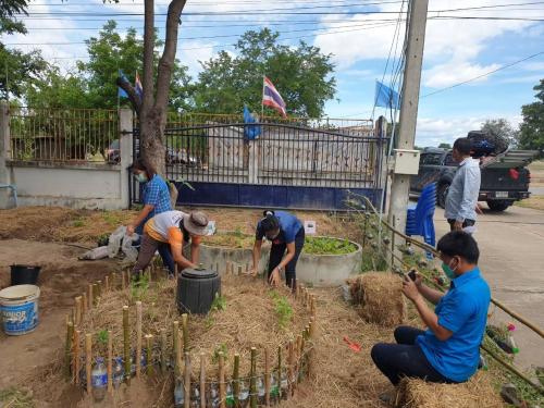สำนักงานพัฒนาชุมชนตำบลเลาขวัญปลุกกระแสปลูกผักสวนครัว สร้างความมั่นคงทางอาหาร สู้ภารกิจแก้จนอย่างยั่งยืน